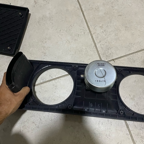 Klipsch Episode center speaker Front Panel With Tweeter - Picture 3 of 8